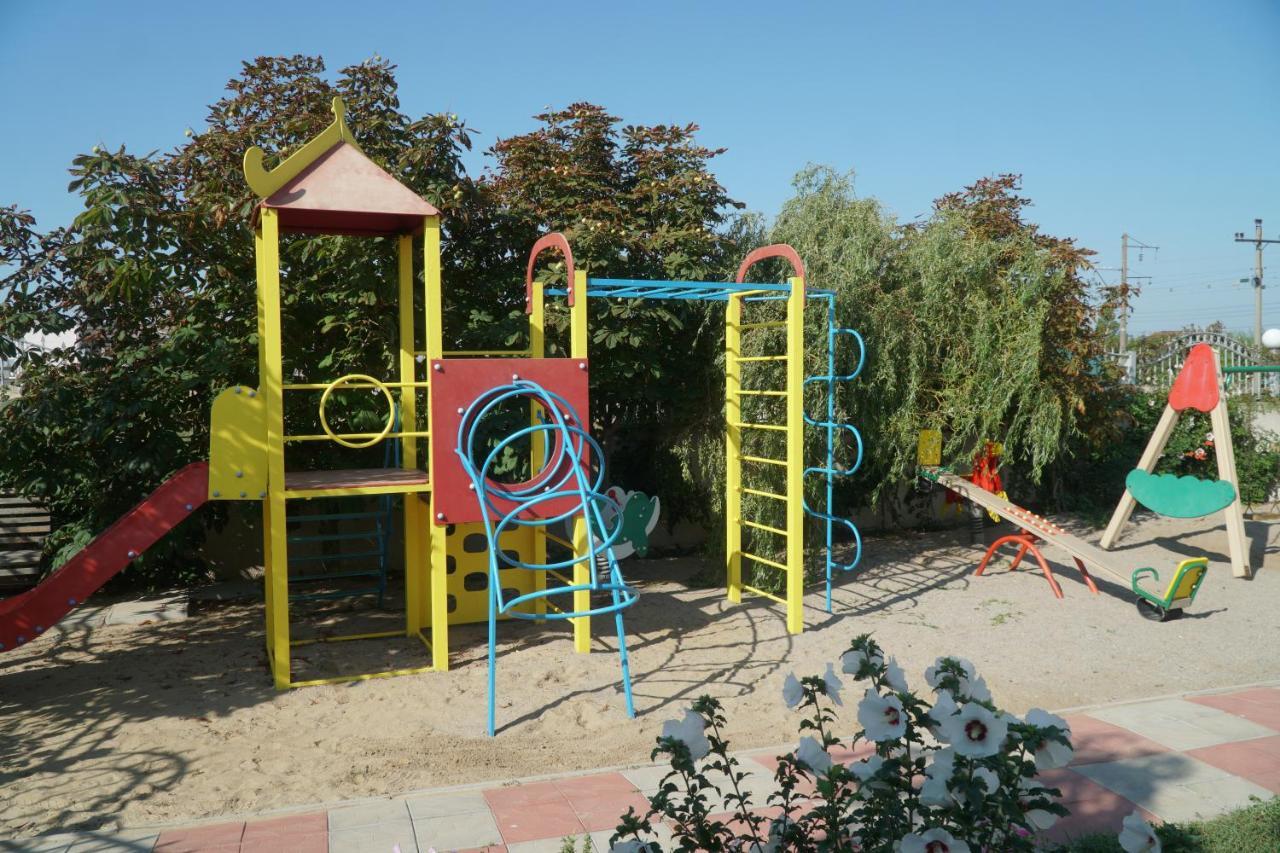 Радуга Курортная Гостиница Затока Экстерьер фото