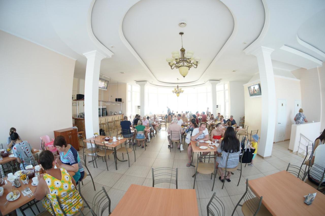 Радуга Курортная Гостиница Затока Экстерьер фото