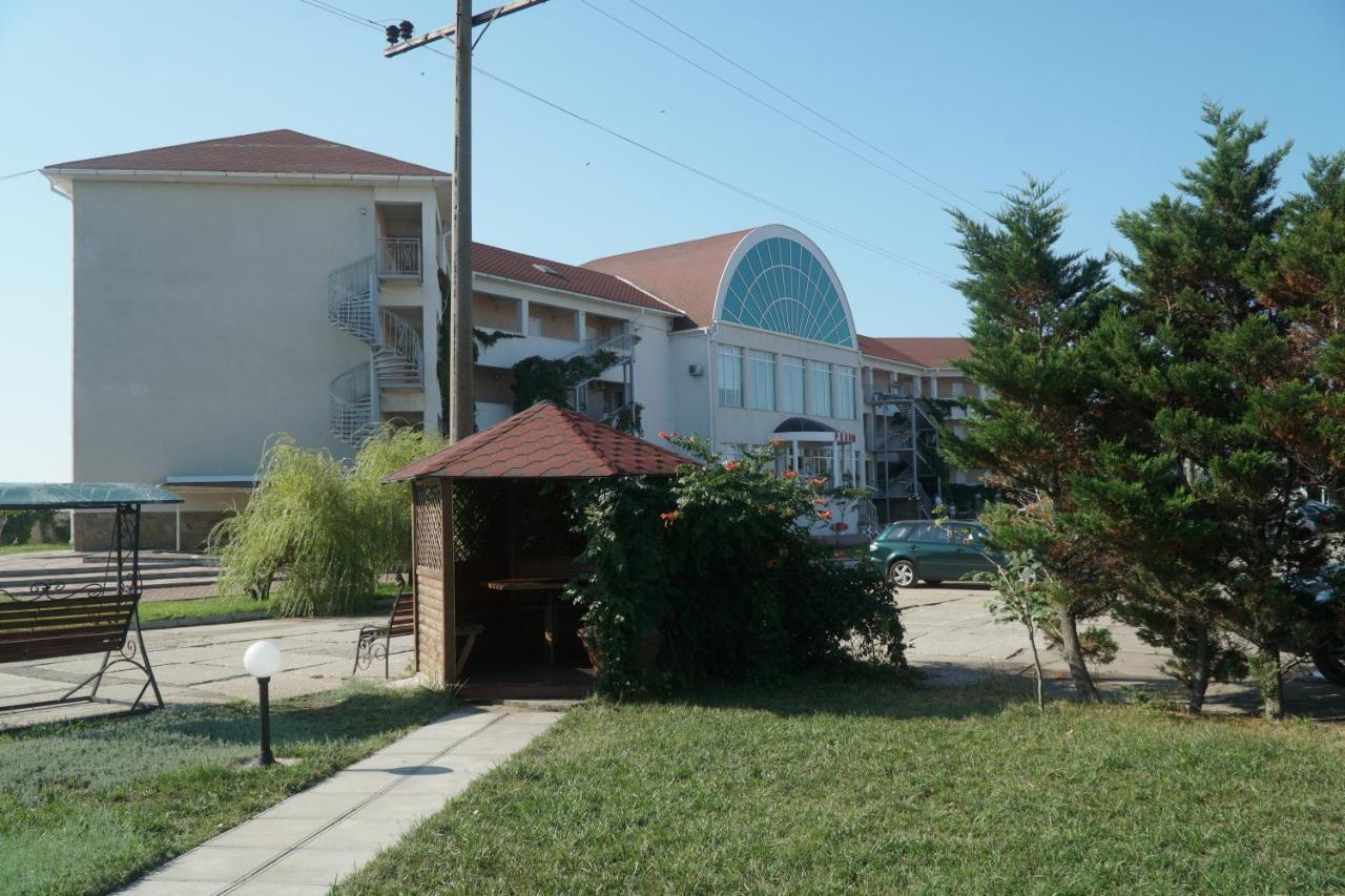 Радуга Курортная Гостиница Затока Экстерьер фото